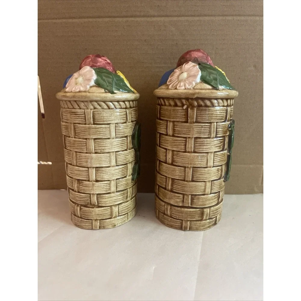 Vintage Stovetop Ceramic Basket‎ Weave Salt & Pepper Shakers Fruit Flower 6